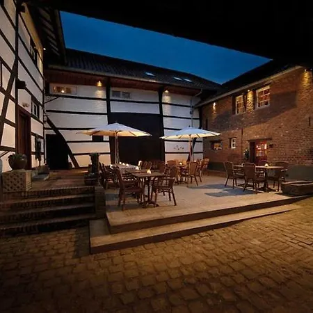 De Pingerhoeve 3*