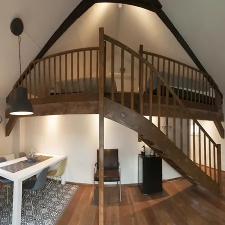 De Pingerhoeve 3*